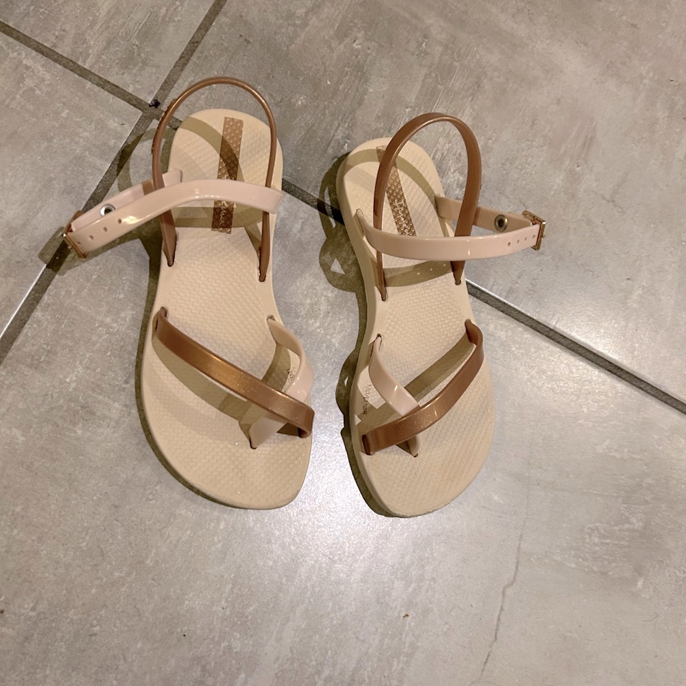 Girls Gold Ipanema Sandal